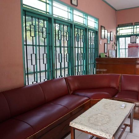 Ismoyo Hotel Yogyakarta Bagian luar foto