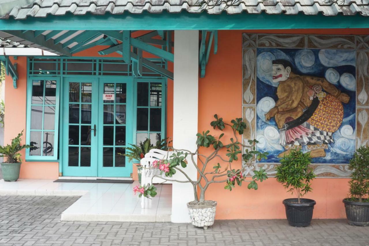 Ismoyo Hotel Yogyakarta Bagian luar foto
